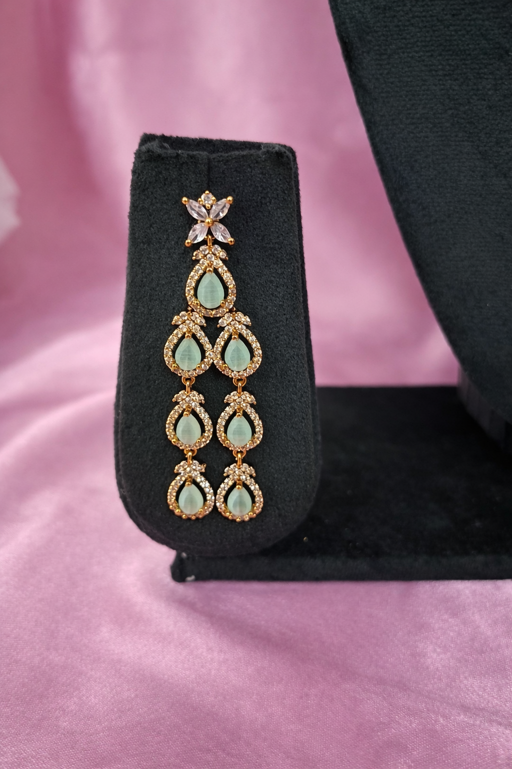 Shahzadi Light Green Victorian Long Necklace Set